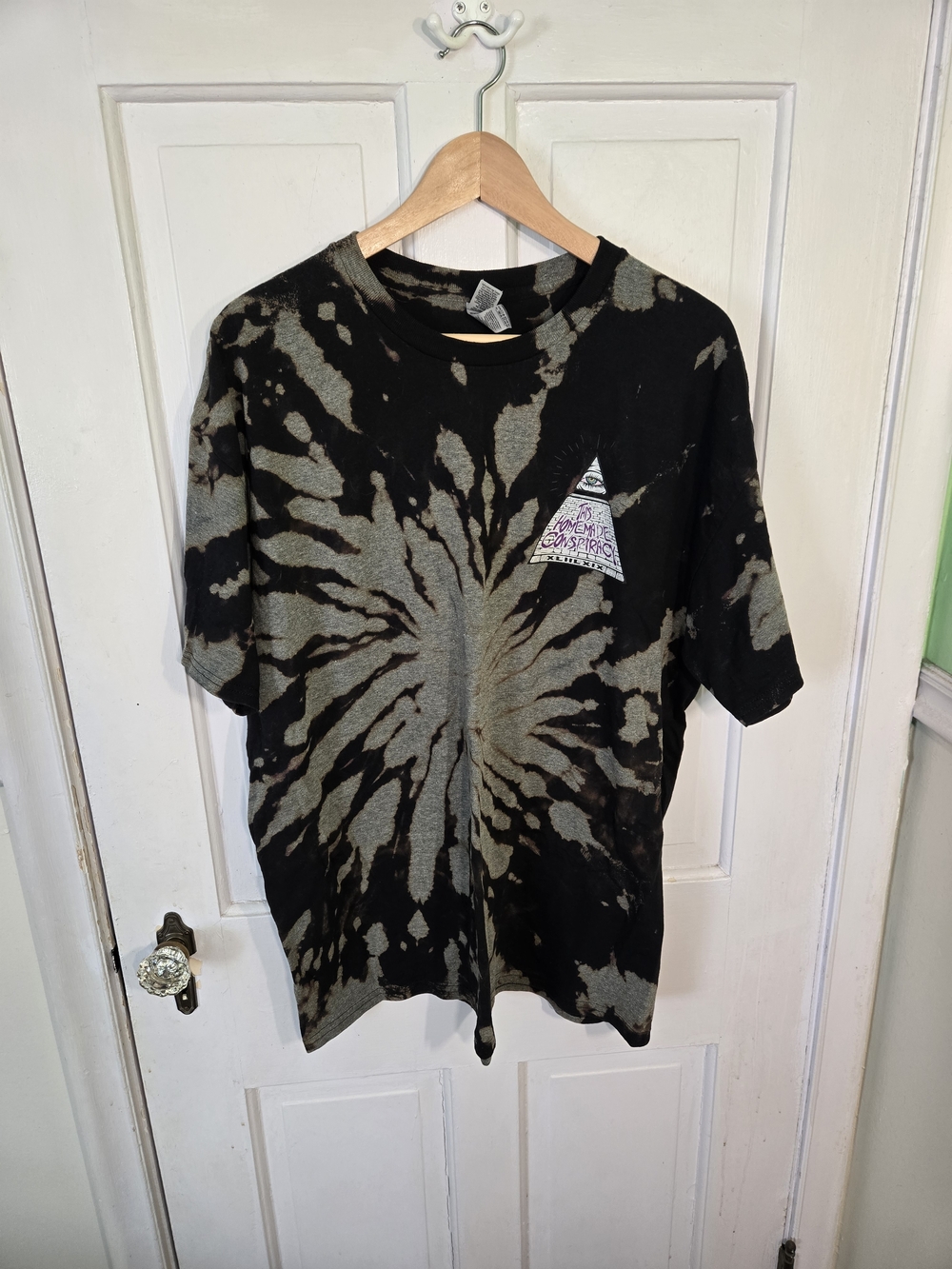 Men's Gildan Black and Bleach Tie-Dye Short Sleeve Tee Size XL